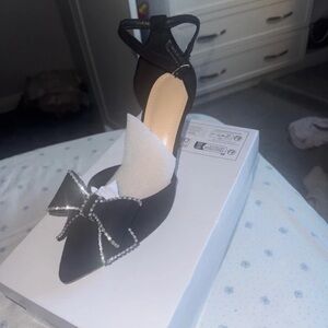 Chic Black Heels with Sparkling Bow